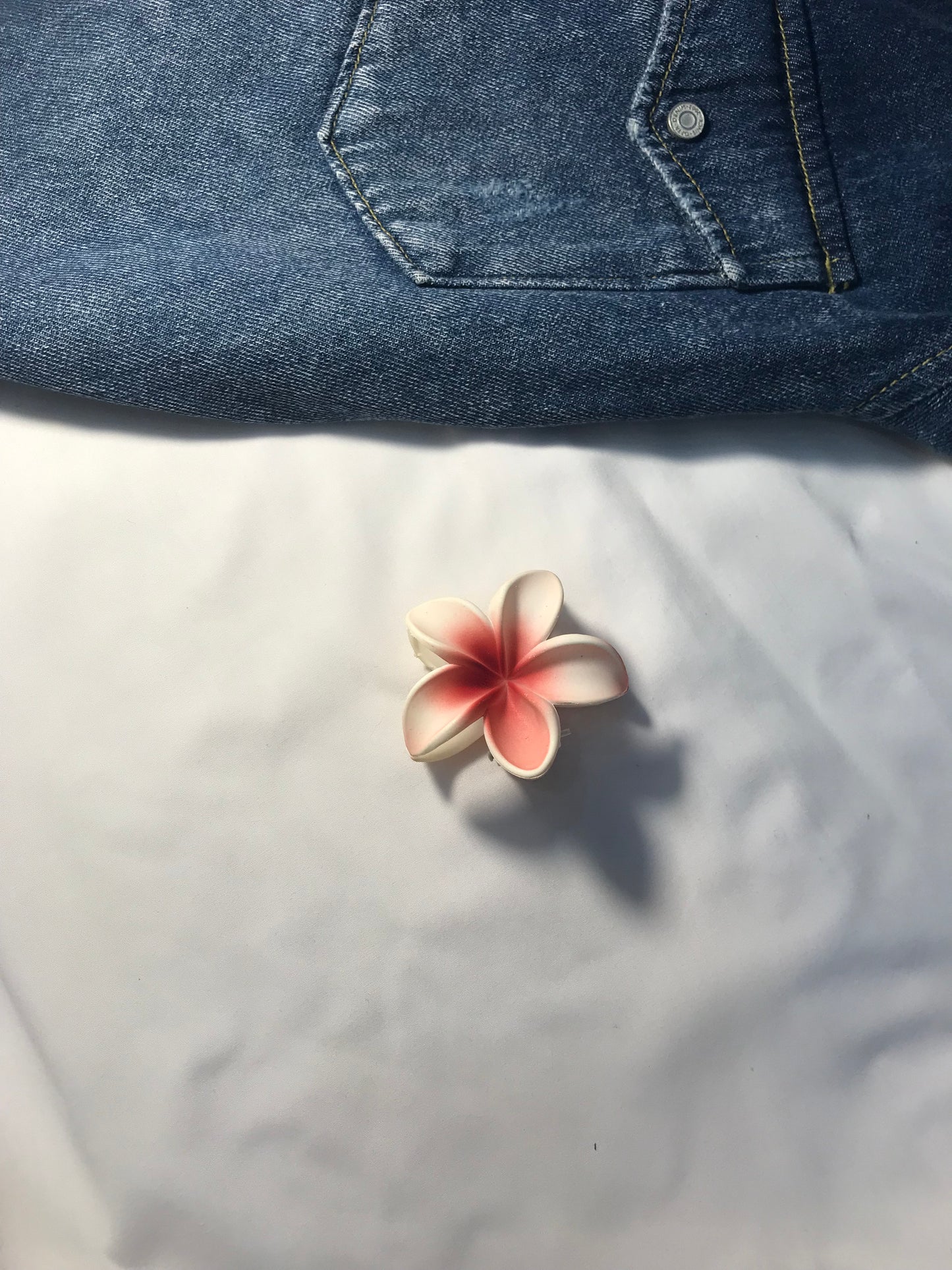Arora Hawaiian Flower Claw Clips
