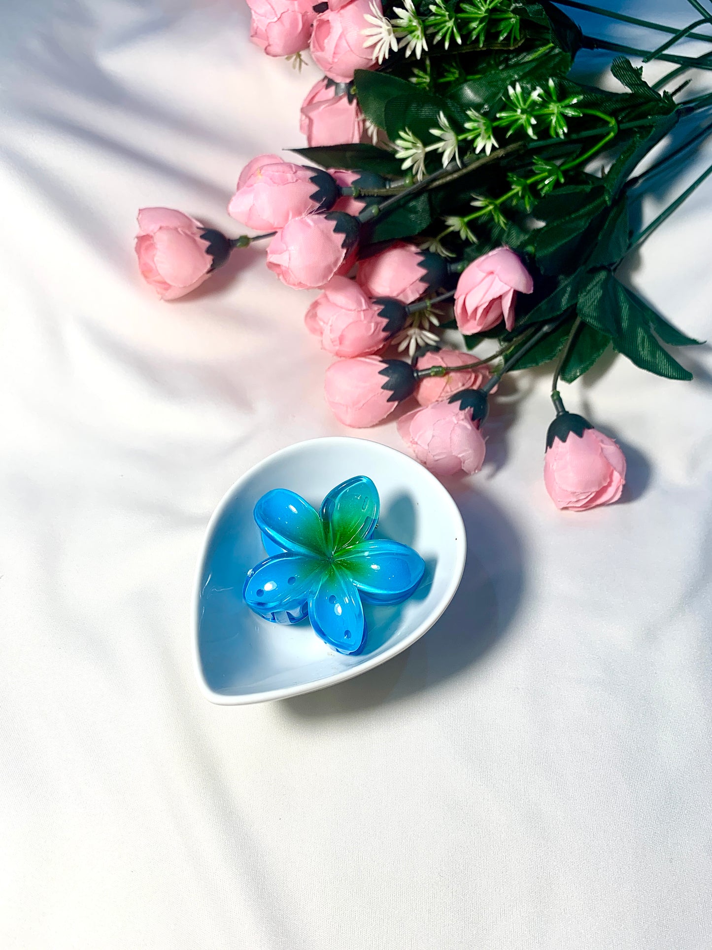 Tropical Hawaiian flower claw clip