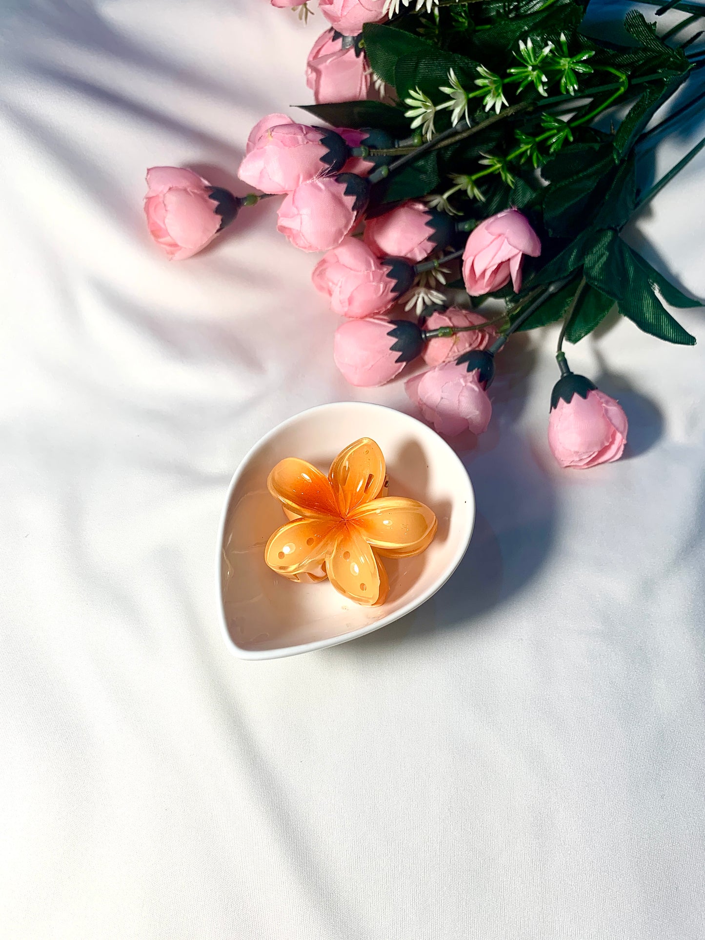 Tropical Hawaiian flower claw clip