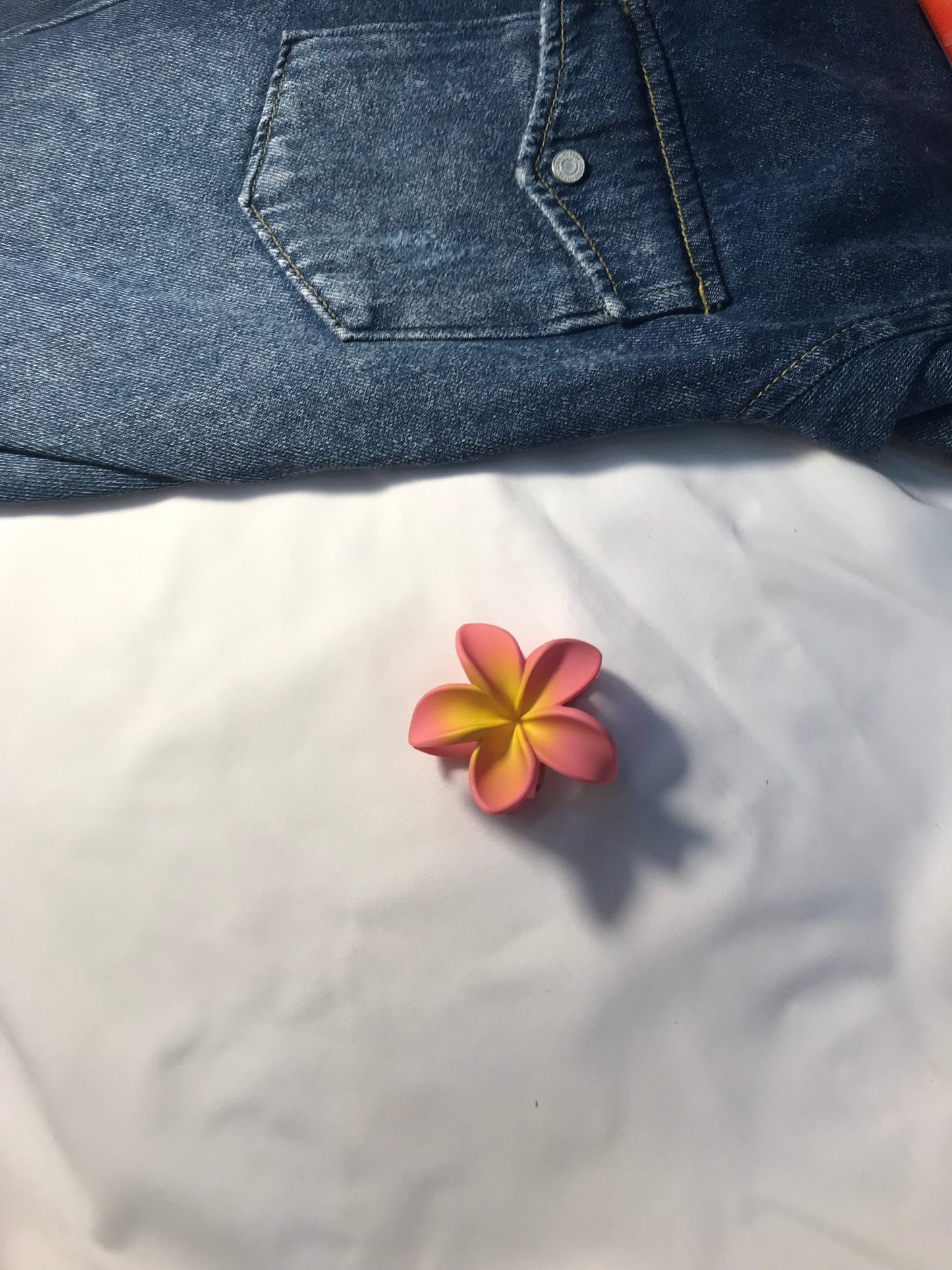 Arora Hawaiian Flower Claw Clips